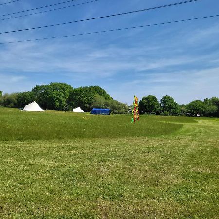 Готель Dorset Glamping Fields Corfe Mullen Екстер'єр фото