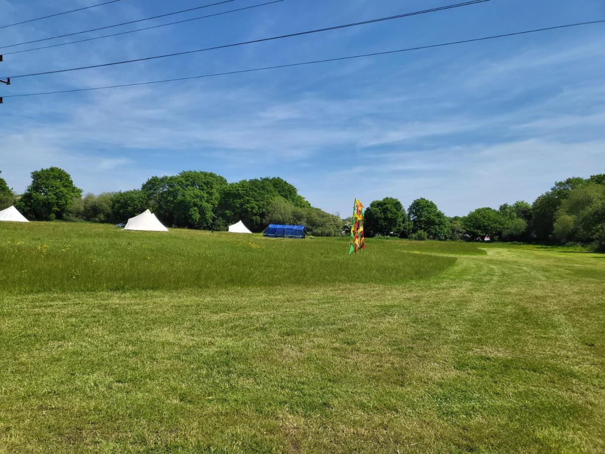 Готель Dorset Glamping Fields Corfe Mullen Екстер'єр фото